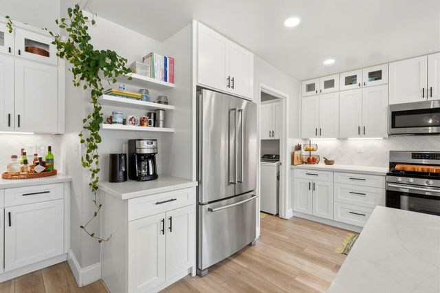 2336 S Cedar Street, Visalia, CA 93292