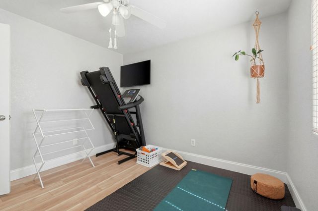 2336 S Cedar Street, Visalia, CA 93292