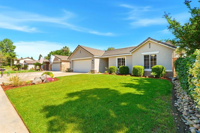 2336 S Cedar Street, Visalia, CA 93292