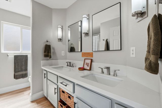 2336 S Cedar Street, Visalia, CA 93292