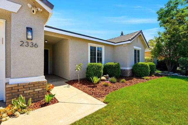 2336 S Cedar Street, Visalia, CA 93292