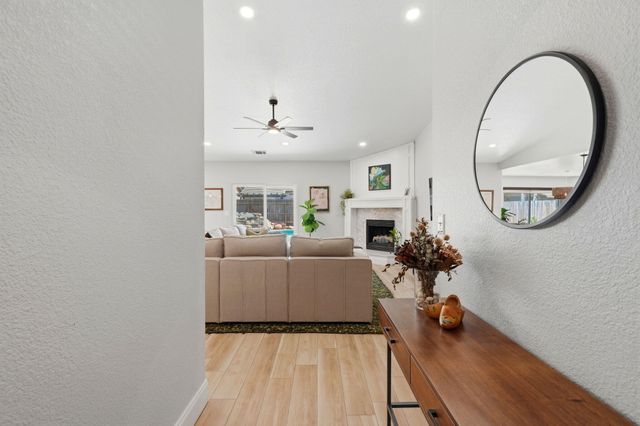 2336 S Cedar Street, Visalia, CA 93292