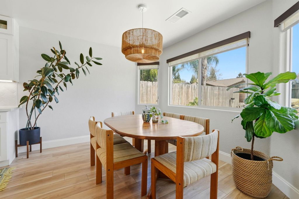 Image 20 of property listing at 2336 S Cedar Street, Visalia, CA 93292