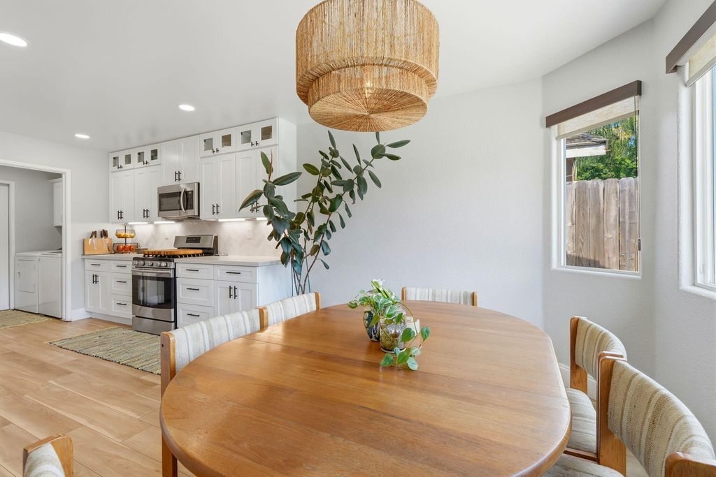 Image 23 of property listing at 2336 S Cedar Street, Visalia, CA 93292