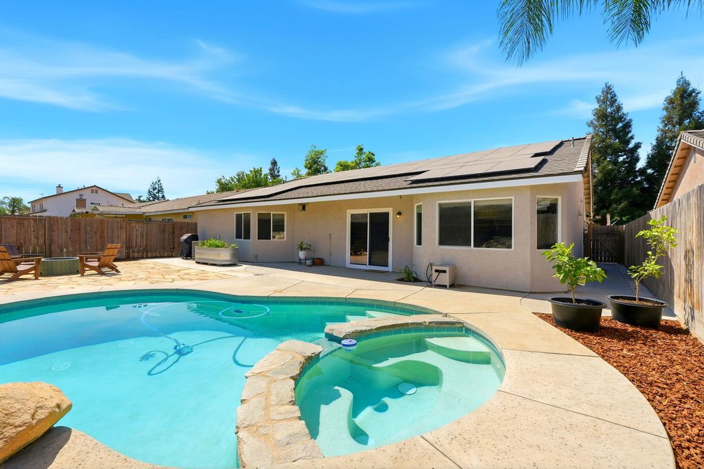 Image 57 of property listing at 2336 S Cedar Street, Visalia, CA 93292