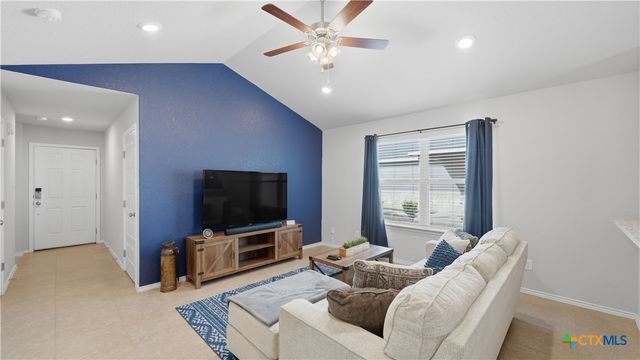 2513 Hiddenbrooke Trace, Seguin, TX 78155