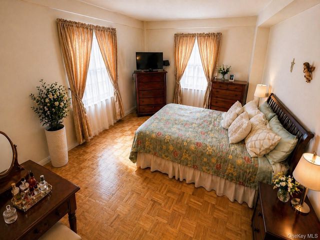 6434 102nd Street 9K, Rego Park, NY 11374