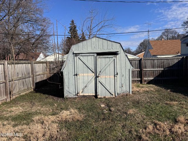 610 Dryden Drive, Toledo, OH 43612