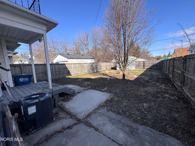 610 Dryden Drive, Toledo, OH 43612