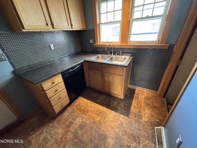 610 Dryden Drive, Toledo, OH 43612