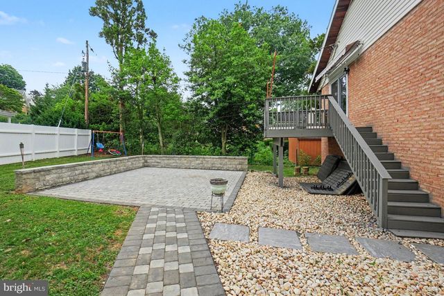2400 LINDALE DR, Reading, PA 19609