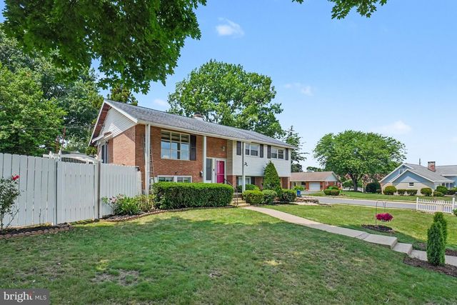 2400 LINDALE DR, Reading, PA 19609