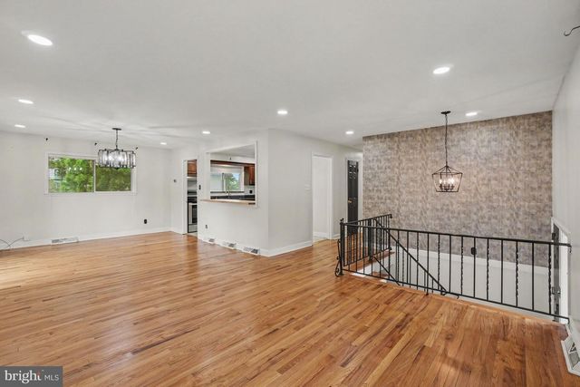 2400 LINDALE DR, Reading, PA 19609