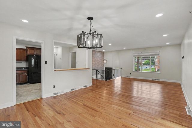 2400 LINDALE DR, Reading, PA 19609