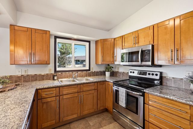 1225 S Woodlawn Rd, Spokane Valley, WA 99216