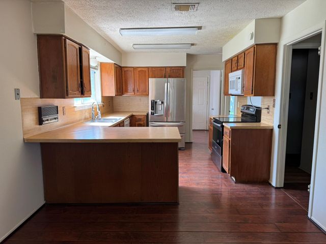 5614 Country Green Street, League City, TX 77573