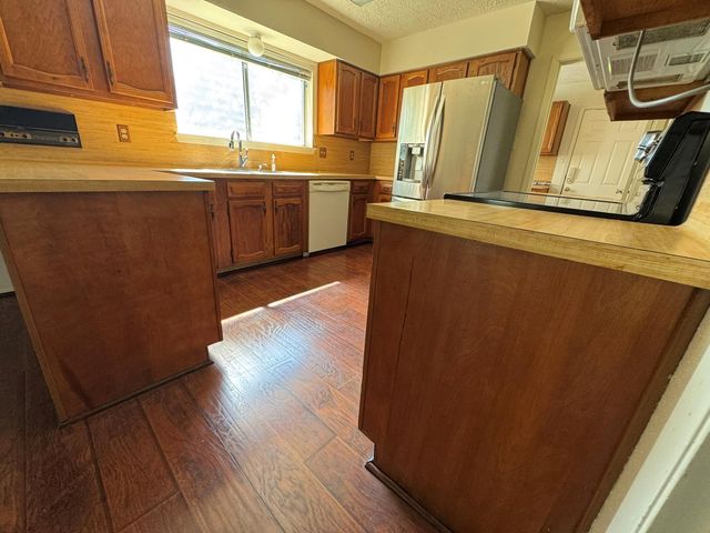 5614 Country Green Street, League City, TX 77573