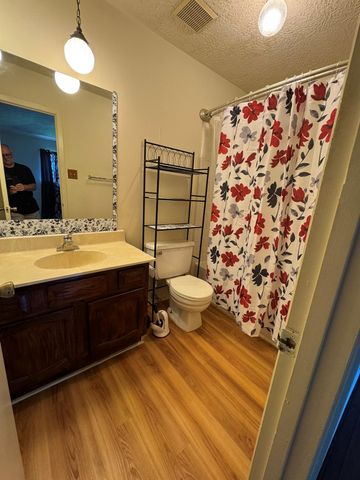 5614 Country Green Street, League City, TX 77573