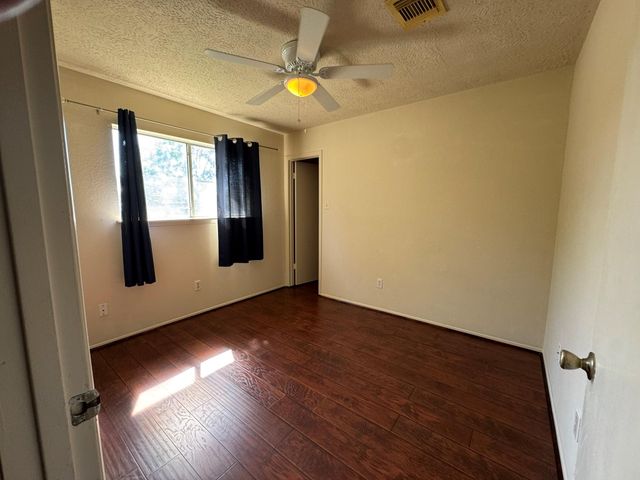 5614 Country Green Street, League City, TX 77573