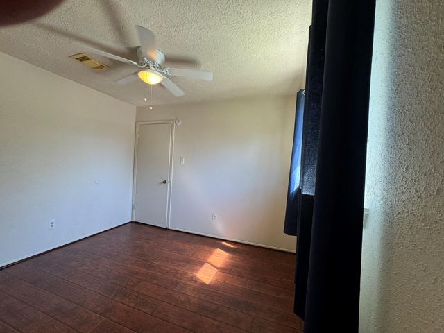 5614 Country Green Street, League City, TX 77573