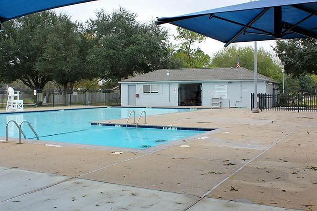 5614 Country Green Street, League City, TX 77573