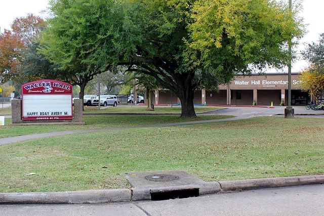 5614 Country Green Street, League City, TX 77573
