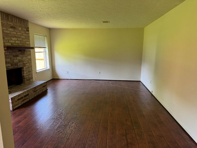5614 Country Green Street, League City, TX 77573