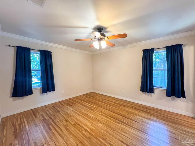 11 Gunn Cir, Pensacola, FL 32506