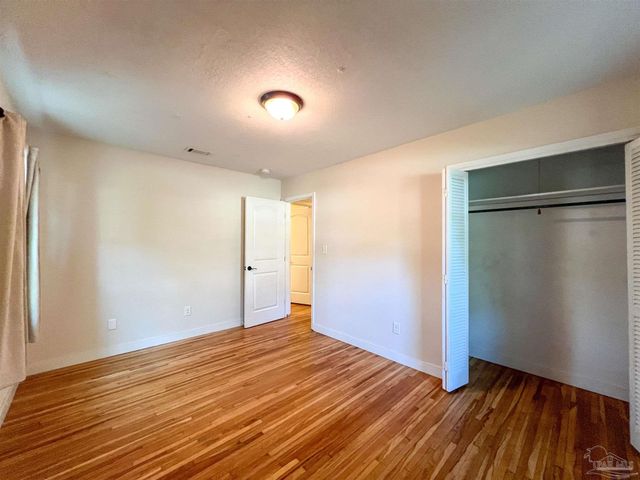 11 Gunn Cir, Pensacola, FL 32506