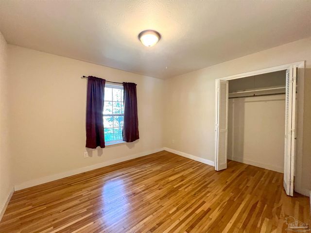 11 Gunn Cir, Pensacola, FL 32506