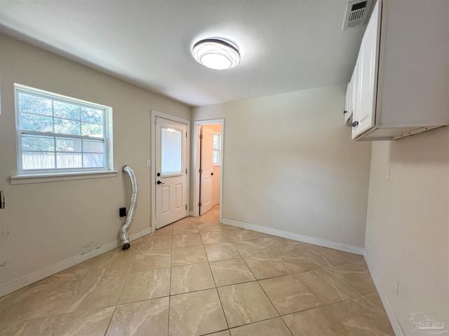 11 Gunn Cir, Pensacola, FL 32506