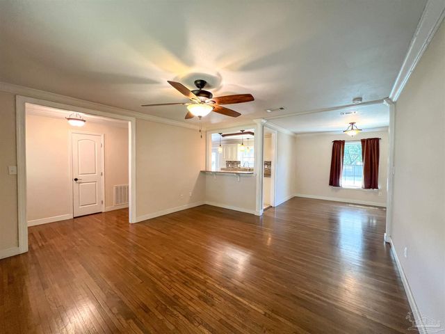 11 Gunn Cir, Pensacola, FL 32506