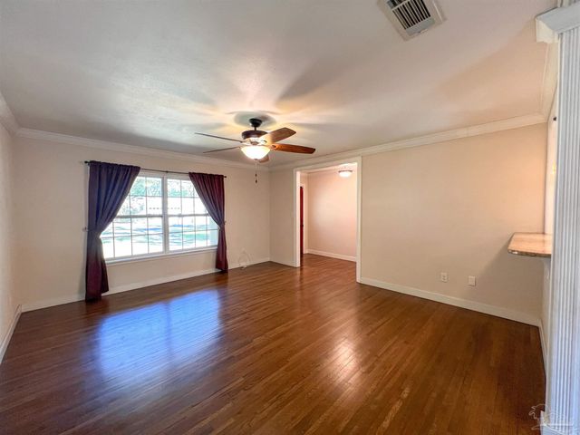 11 Gunn Cir, Pensacola, FL 32506