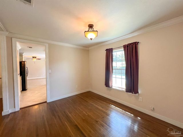 11 Gunn Cir, Pensacola, FL 32506