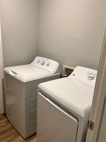 1211 N Sicily Lane, Fayetteville, AR 72704