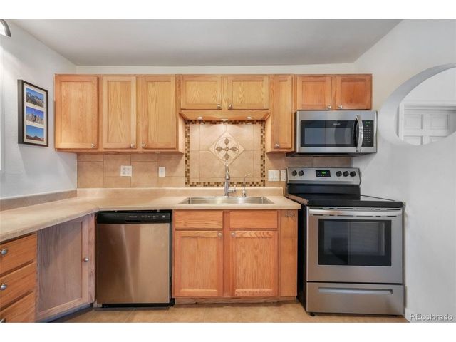 11860 W Independence Ave, Lakewood, CO 80401