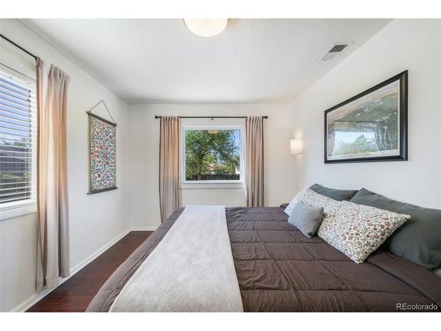 11860 W Independence Ave, Lakewood, CO 80401