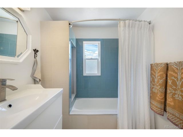 11860 W Independence Ave, Lakewood, CO 80401