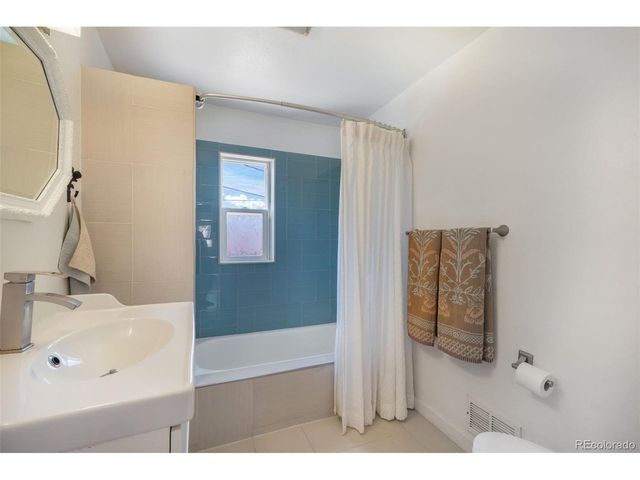 11860 W Independence Ave, Lakewood, CO 80401