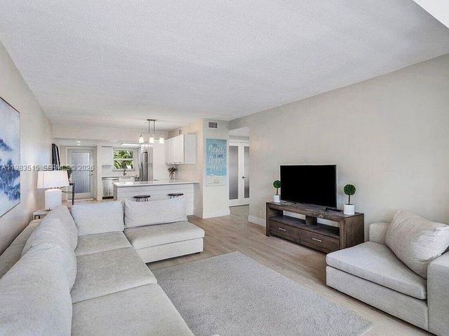 40 Isle Of Venice Dr 6, Fort Lauderdale, FL 33301