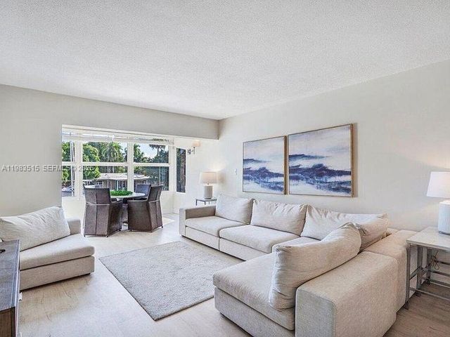 40 Isle Of Venice Dr 6, Fort Lauderdale, FL 33301