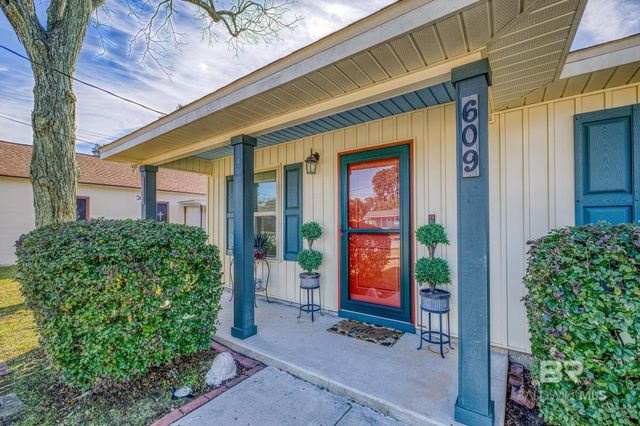 609 E Fisher Street, Pensacola, FL 32503