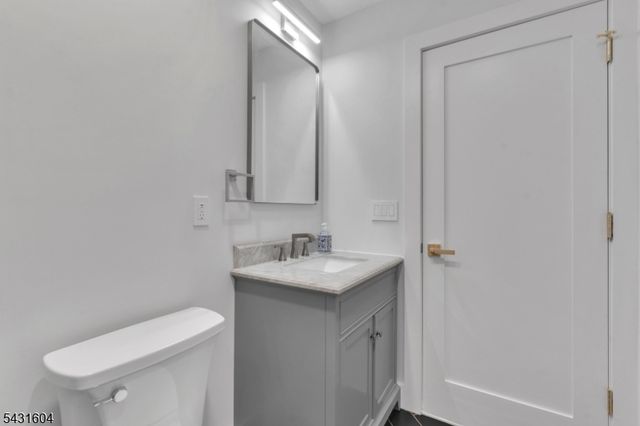 24 Overlook Ter, Maplewood Twp., NJ 07040