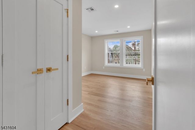 24 Overlook Ter, Maplewood Twp., NJ 07040