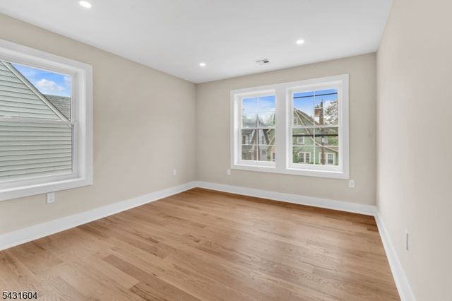 24 Overlook Ter, Maplewood Twp., NJ 07040