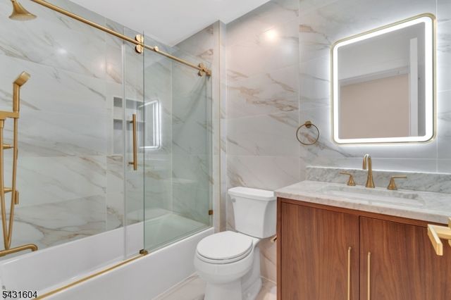 24 Overlook Ter, Maplewood Twp., NJ 07040
