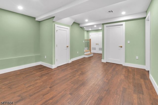 24 Overlook Ter, Maplewood Twp., NJ 07040