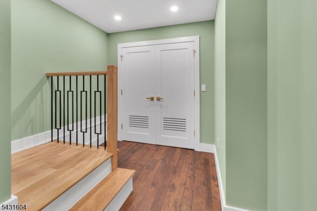 24 Overlook Ter, Maplewood Twp., NJ 07040