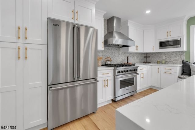 24 Overlook Ter, Maplewood Twp., NJ 07040
