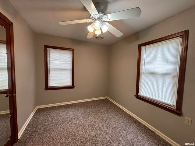 2118 S 9th Street, Springfield, IL 62703